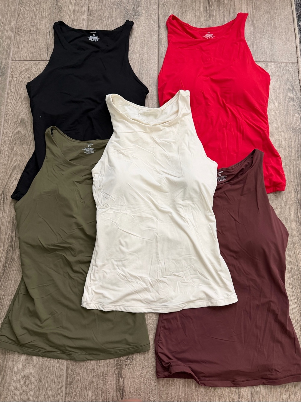 Amazons basic tanks (skims dupe 5 pack)
